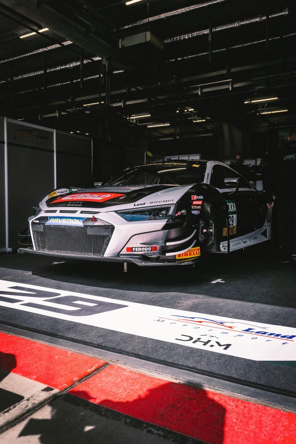 L'Évolution Numérique des Concessionnaires Auto: Révolution Technologique en Cours