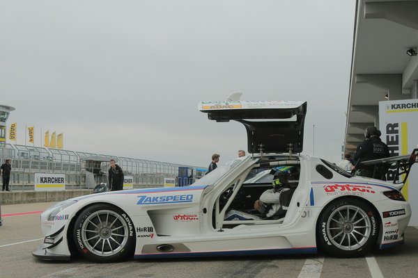 L'assistance au freinage dans le monde du sport automobile